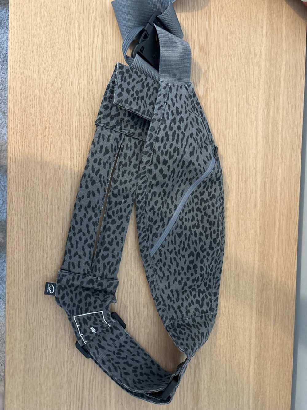 GOOSKET Leopard Print toddler Sling
